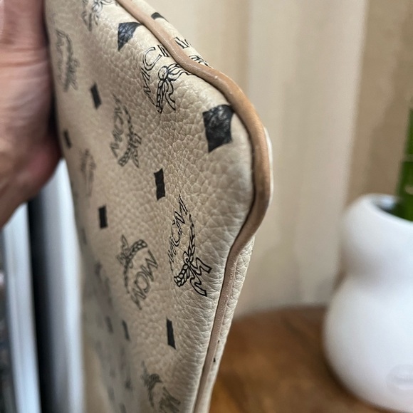 MCM SLING BAG - Picture 6 of 16